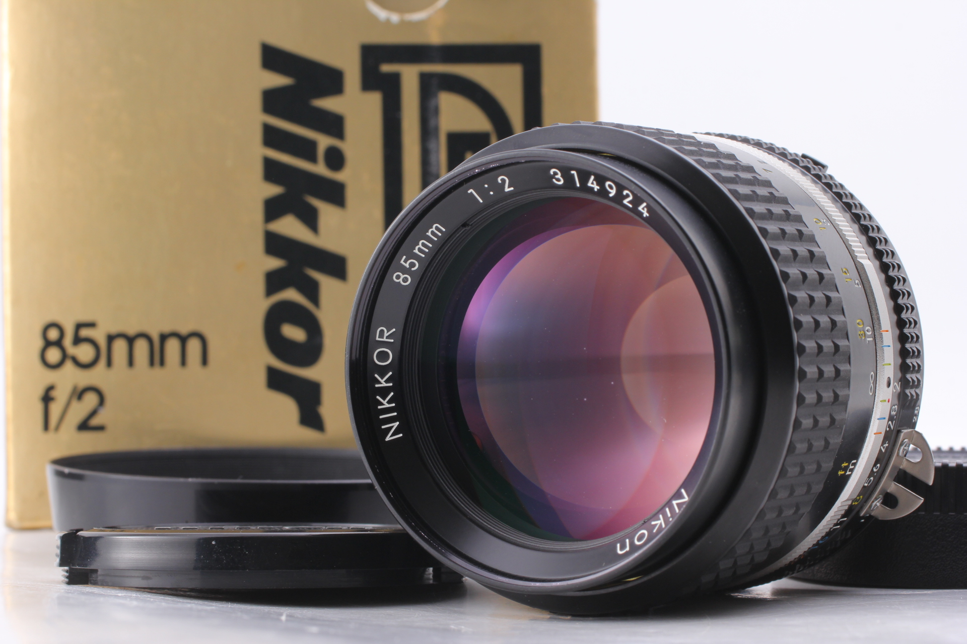 [MINT w/ Hood] Nikon Ai-s Ais Nikkor 85mm f/2 MF Lens From JAPAN - 1